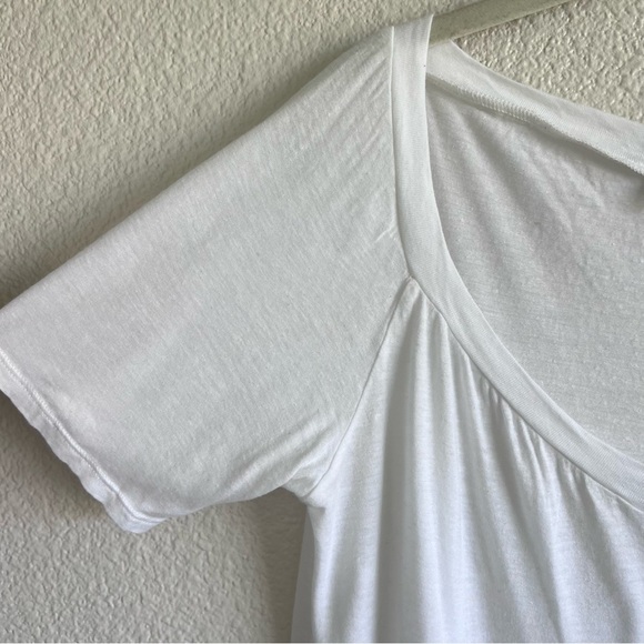 Reformation Women’s White Loose Fit V-Neck T-Shirt - Picture 7 of 13